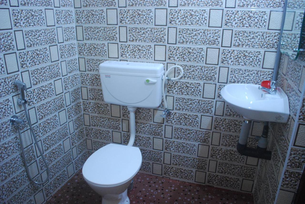 Hotel Jebasakthy Kanyakumari Buitenkant foto
