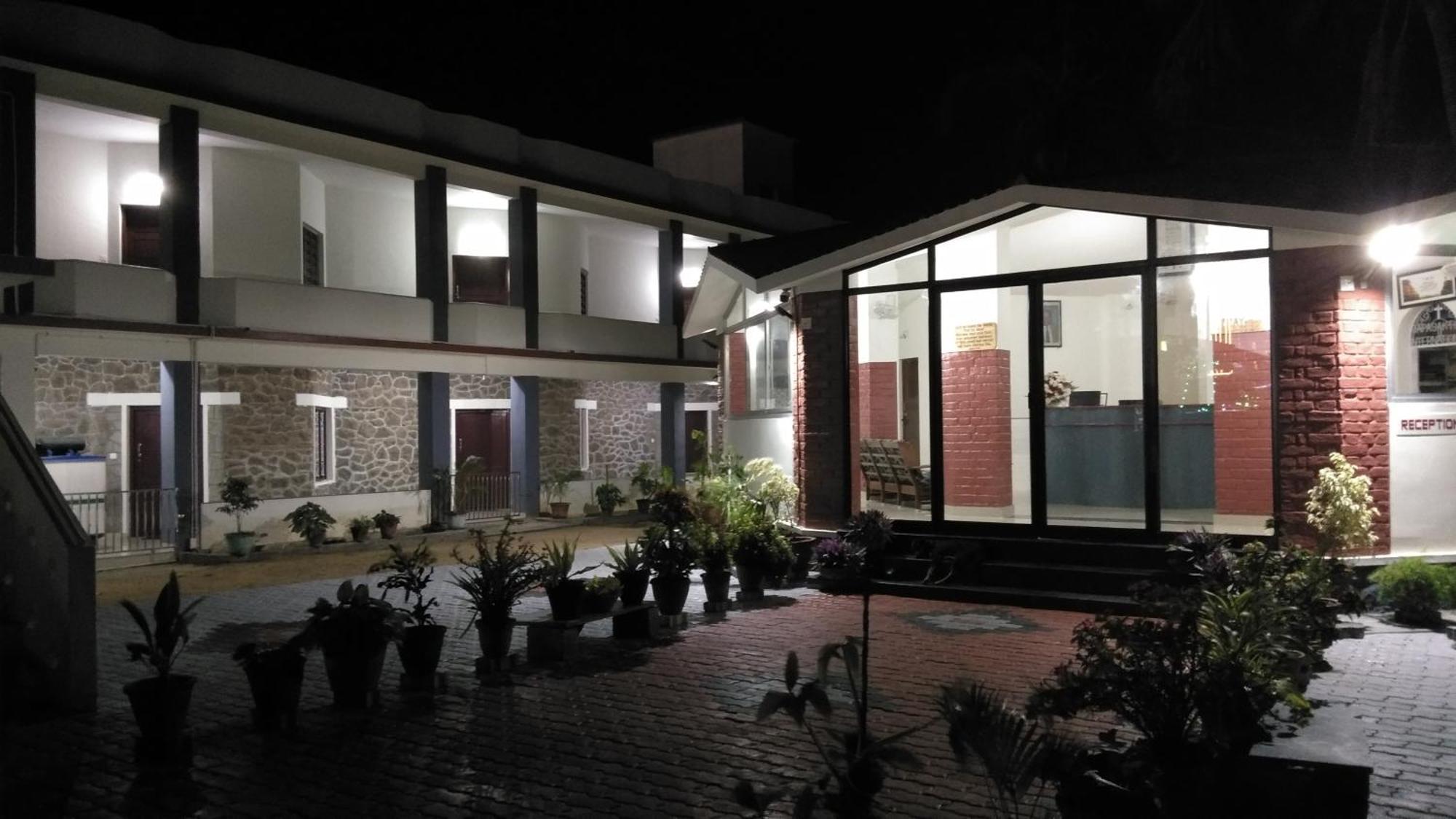 Hotel Jebasakthy Kanyakumari Buitenkant foto