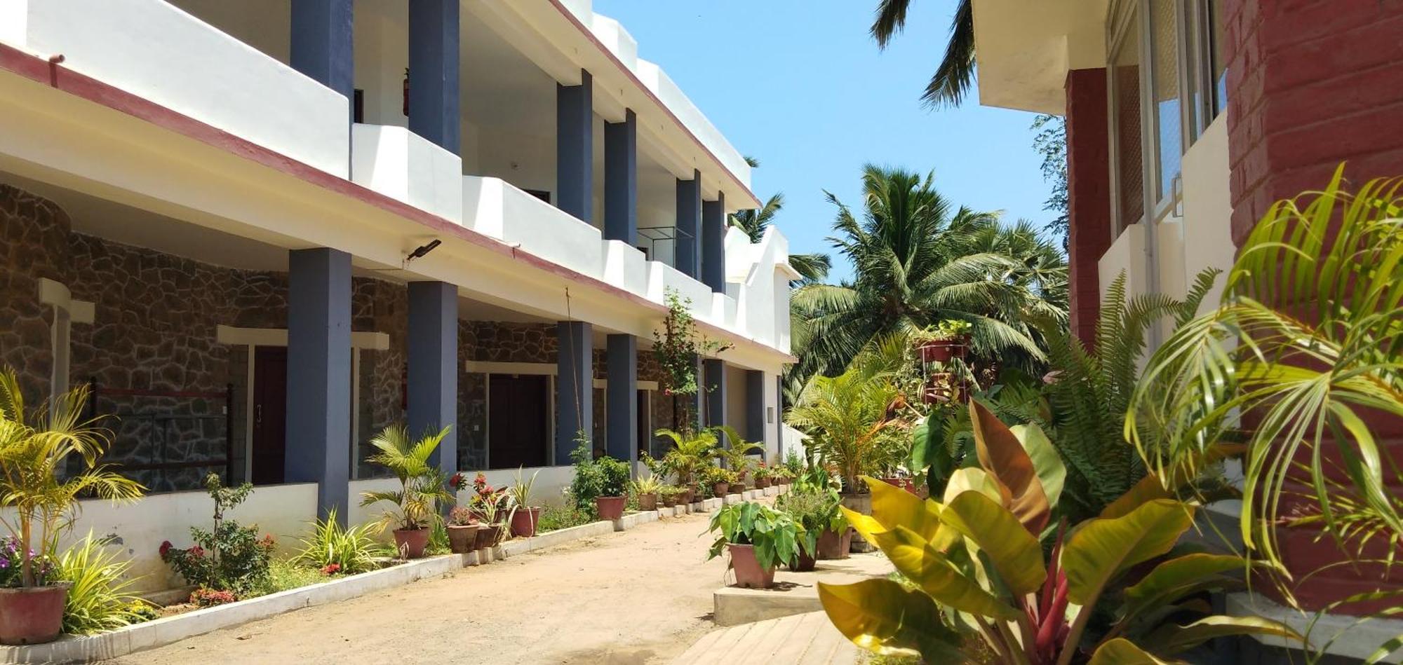 Hotel Jebasakthy Kanyakumari Buitenkant foto