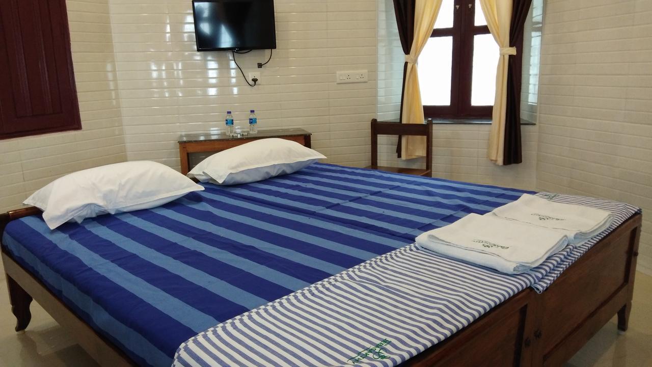 Hotel Jebasakthy Kanyakumari Buitenkant foto